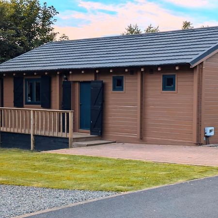 Rustic Lodge Retreat At Riverview Holiday Park Newcastleton Bagian luar foto