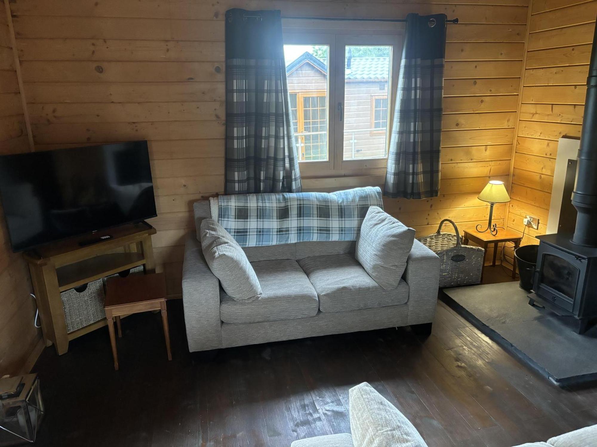 Rustic Lodge Retreat At Riverview Holiday Park Newcastleton Bagian luar foto