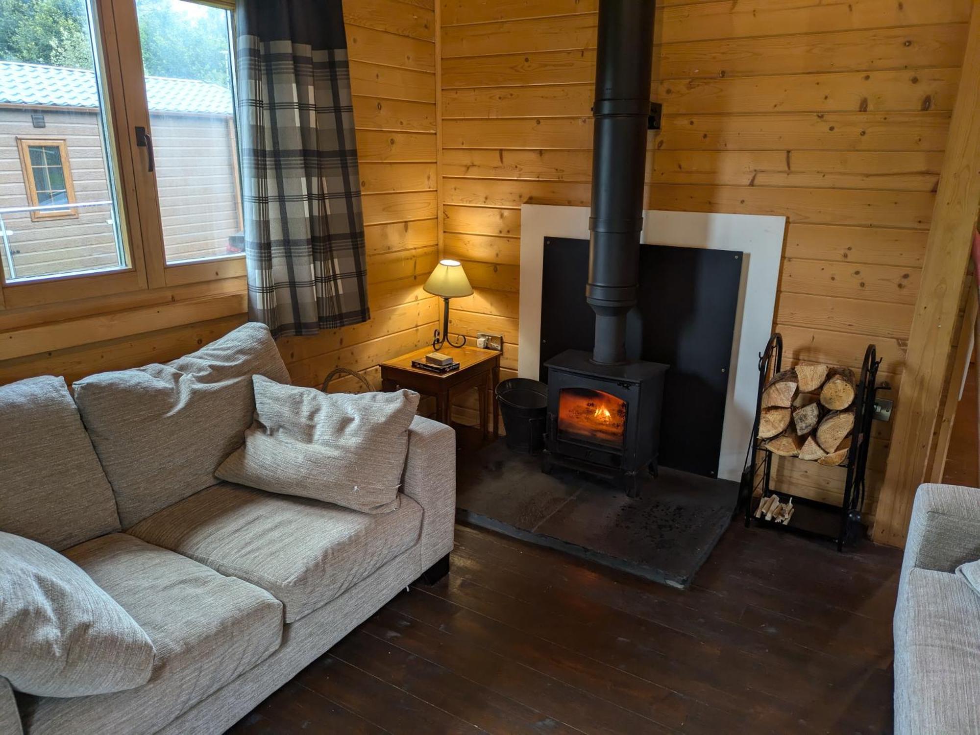 Rustic Lodge Retreat At Riverview Holiday Park Newcastleton Bagian luar foto