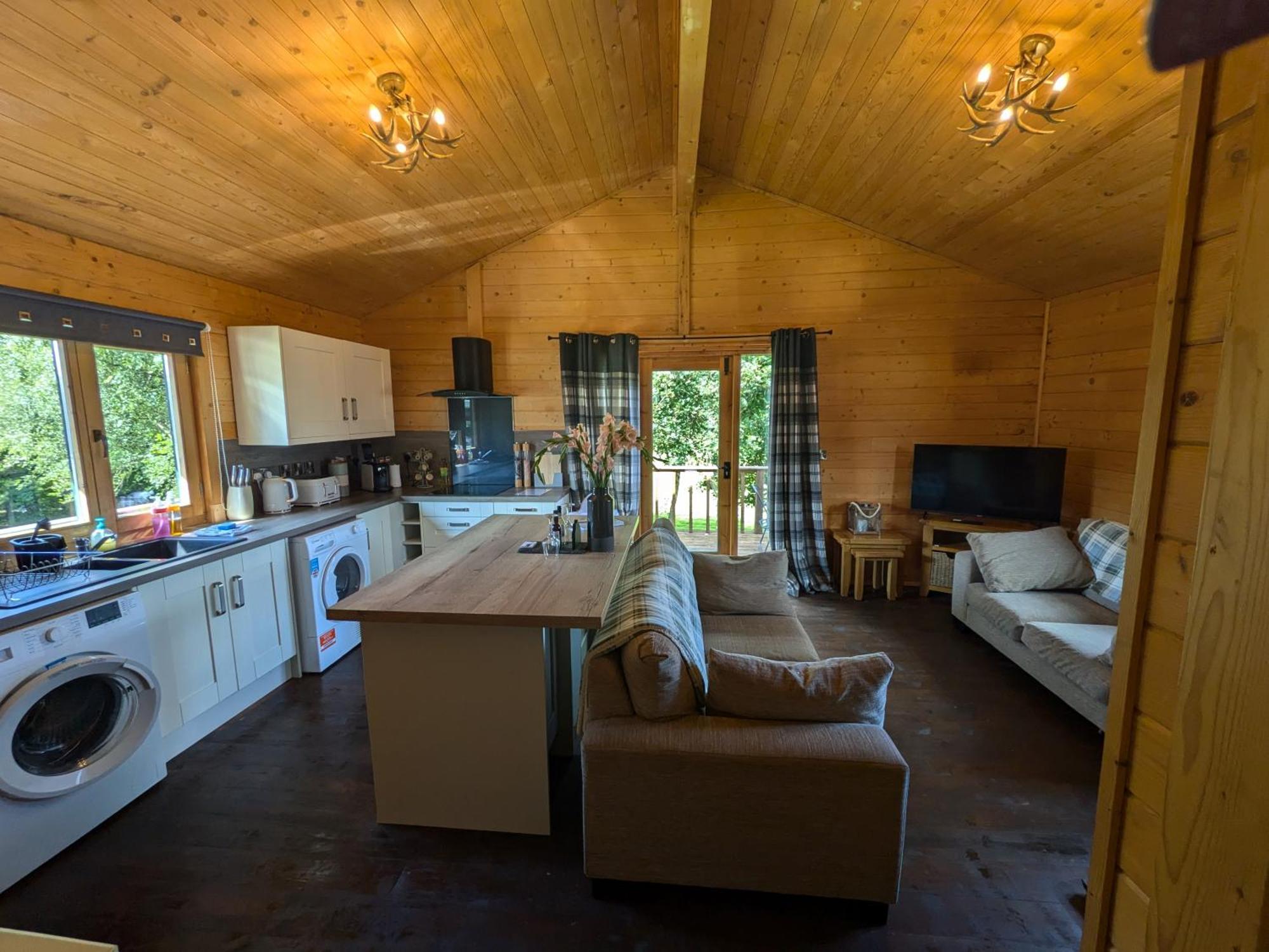 Rustic Lodge Retreat At Riverview Holiday Park Newcastleton Bagian luar foto